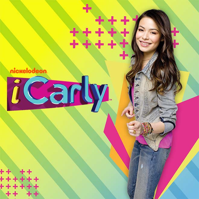 Quando Carly cria seu programa de internet chamado iCarly, ela se torna famosa da noite pro dia. Com a ajuda dos amigos e seu excêntrico irmão, ela vai aprender a lidar com a fama enquanto prepara novos episódios do seu famoso programa.