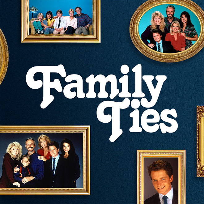 Denna Emmy-vinnande sitcom som definierade 80-talet och gjorde Michael J. Fox till en superstjärna streamas nu på Pluto TV hela dagen, varje dag. Medverkar gör även Meredith Baxter, Michael Gross, Justine Bateman och Tina Yothers.