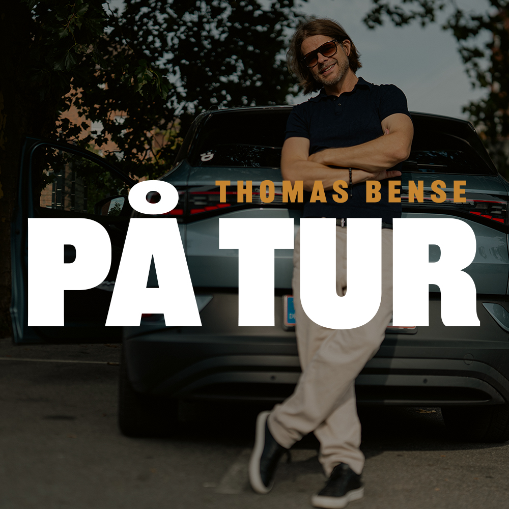 "På Tur" er et talk-show i bil, hvor Thomas Bense inviterer spændende gæster med på en tur til en hyggelig samtale om livets store og små begivenheder. Gennem udsendelserne kommer du som seer tæt på prominente danske personligheder, der ofte deler hidtil