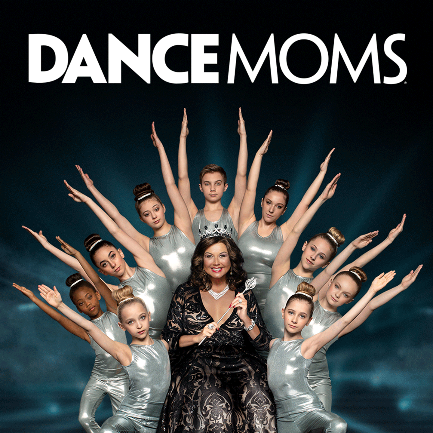 Det här är kanalen där du kan se Dance Moms. Upplev blivande dansare och ikonerna de beundrar när de strävar efter att slå igenom och få en plats i rampljuset.