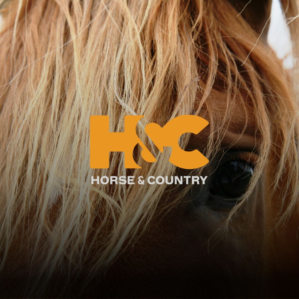 Horse & Country er kanalen for aktive og passionerede ryttere. Her kan du se live sport, træningsprogrammer, dokumentarer, og den bedste underholdning samt få tips fra toptrænere til at forbedre din ridning. Helt gratis, døgnet rundt.