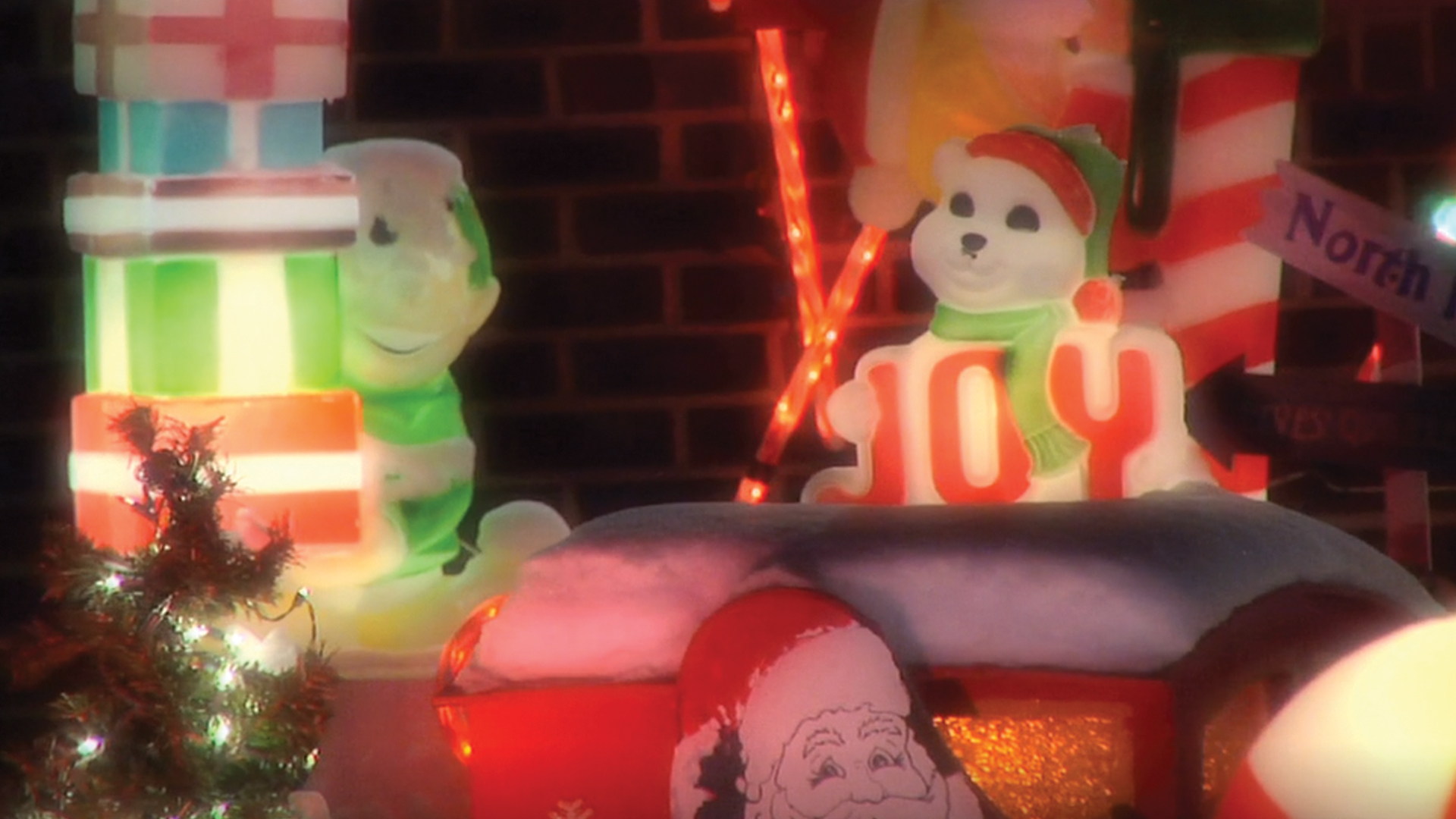 Christmas Lights on Pluto TV