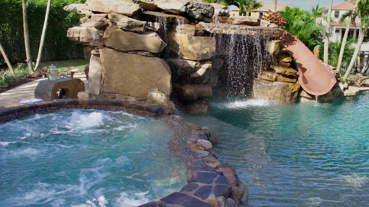 Watch Insane Pools: Off the Deep End for Free Online | Pluto TV