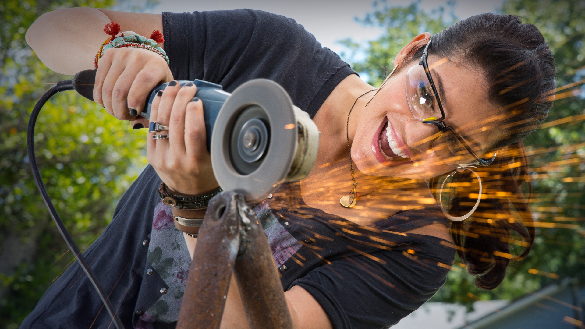 A Mega Tale from the Crypt Mega Dens Season 3, Episode 13 Pluto TV